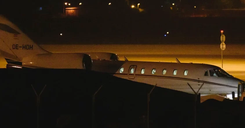 الطائرة التي استخدمتها شركة Intellexa في مطار لارنكا قبل مغادرتها متوجهة إلى تل أبيب